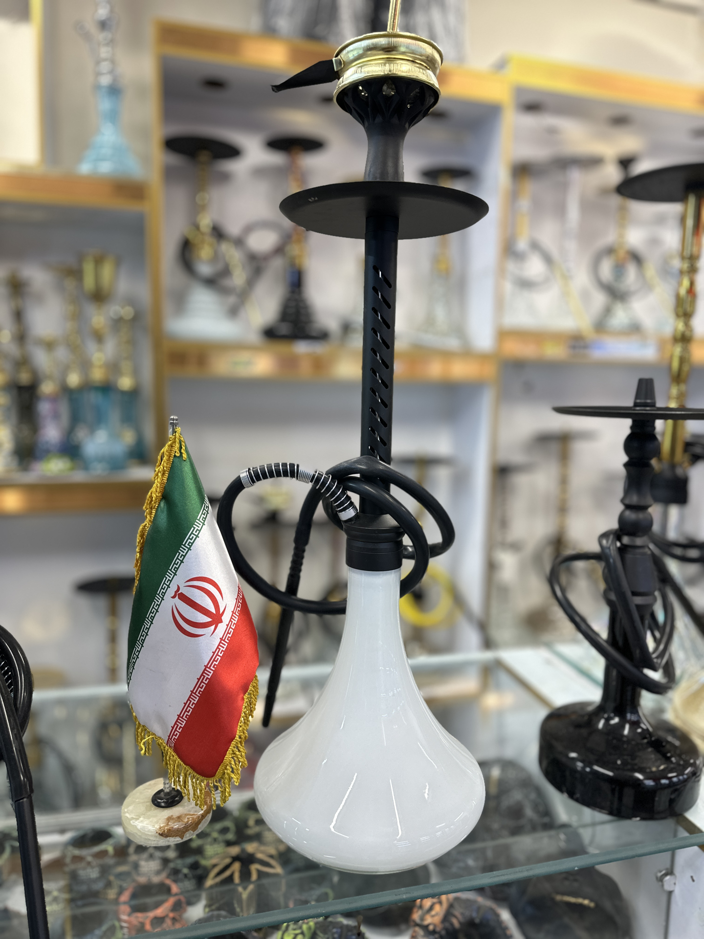 تصویر از قلیان کاریزما شیشه سفید